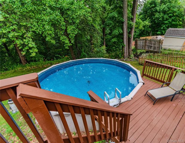7 Colleen Lane, Wallkill, NY 12589