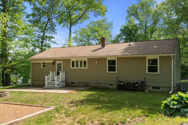 4 Leland Hill Rd, Grafton, MA 01560