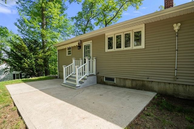 4 Leland Hill Rd, Grafton, MA 01560