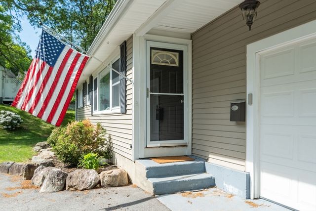 4 Leland Hill Rd, Grafton, MA 01560