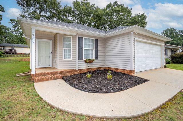 2509 Rolling Green Road, Anderson, SC 29621