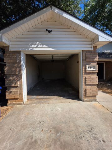1249 Village Garden Drive, Azle, TX 76020