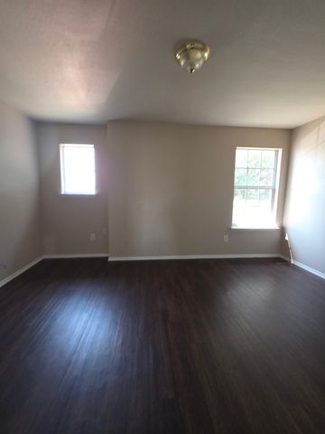 1249 Village Garden Drive, Azle, TX 76020
