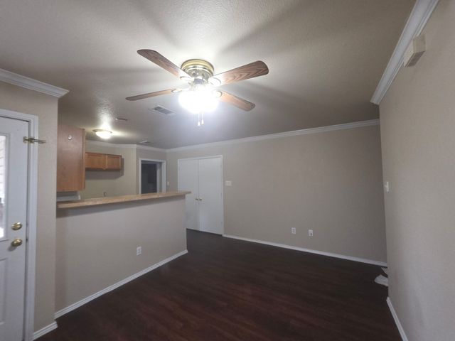 1249 Village Garden Drive, Azle, TX 76020