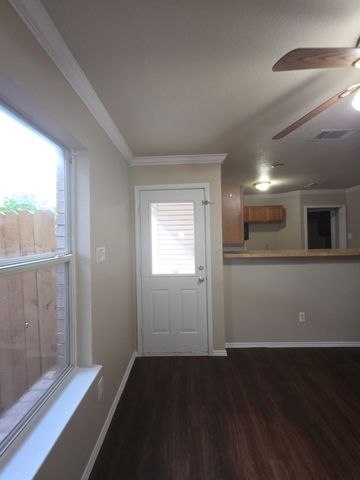 1249 Village Garden Drive, Azle, TX 76020