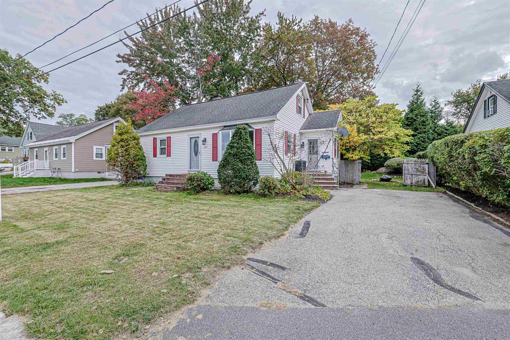 205 Bourne Street, Manchester, NH 03103