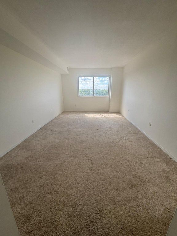 Image 16 of property listing at 1836 METZEROTT RD #1720, Hyattsville, MD 20783