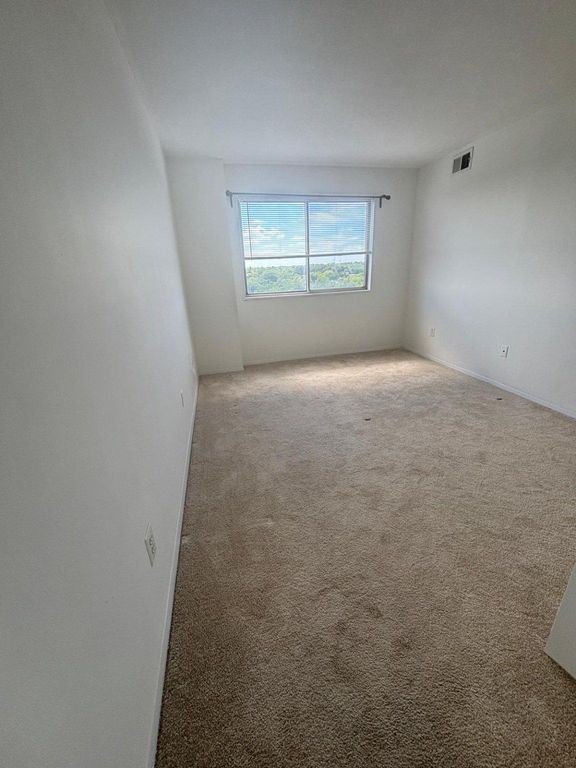 Image 20 of property listing at 1836 METZEROTT RD #1720, Hyattsville, MD 20783