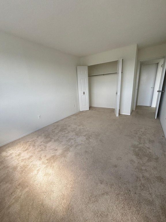 Image 21 of property listing at 1836 METZEROTT RD #1720, Hyattsville, MD 20783