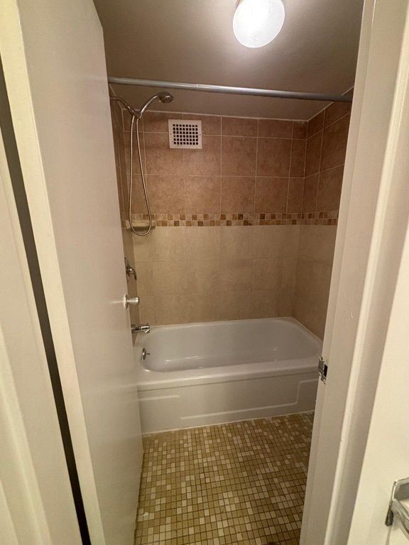 Image 23 of property listing at 1836 METZEROTT RD #1720, Hyattsville, MD 20783