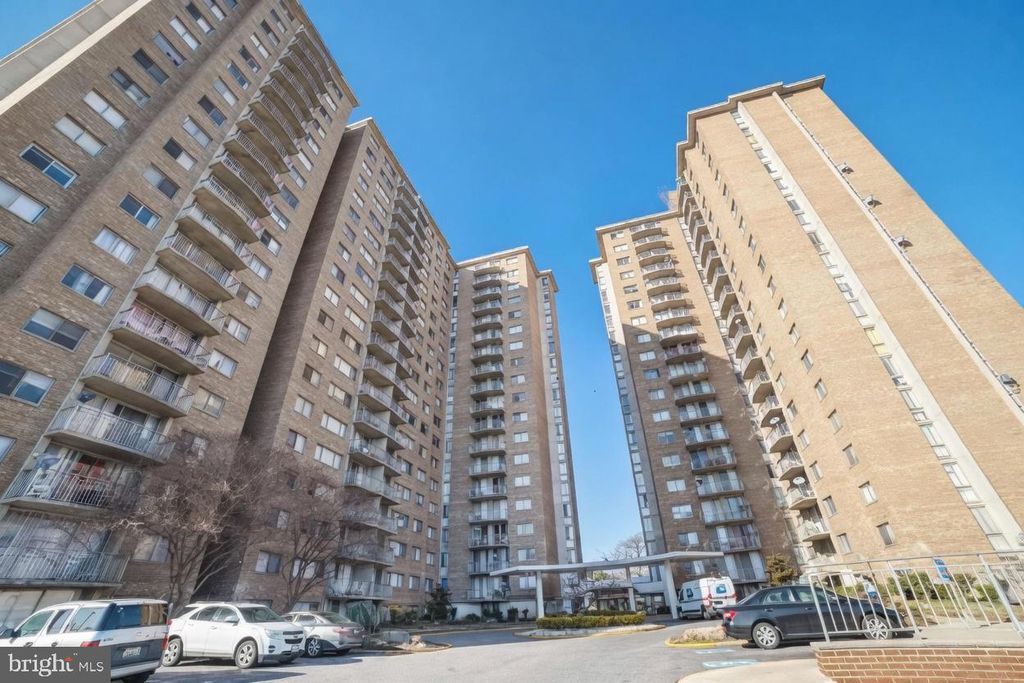 Image 25 of property listing at 1836 METZEROTT RD #1720, Hyattsville, MD 20783