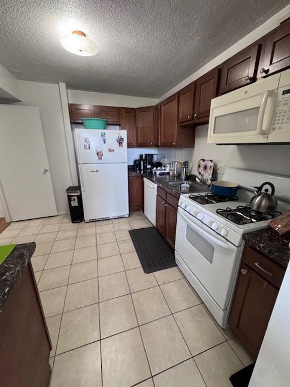 Image 4 of property listing at 1836 METZEROTT RD #1720, Hyattsville, MD 20783