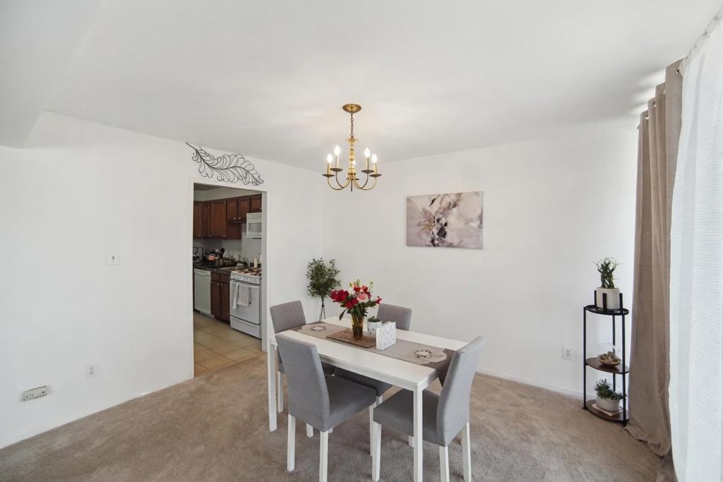 Image 5 of property listing at 1836 METZEROTT RD #1720, Hyattsville, MD 20783