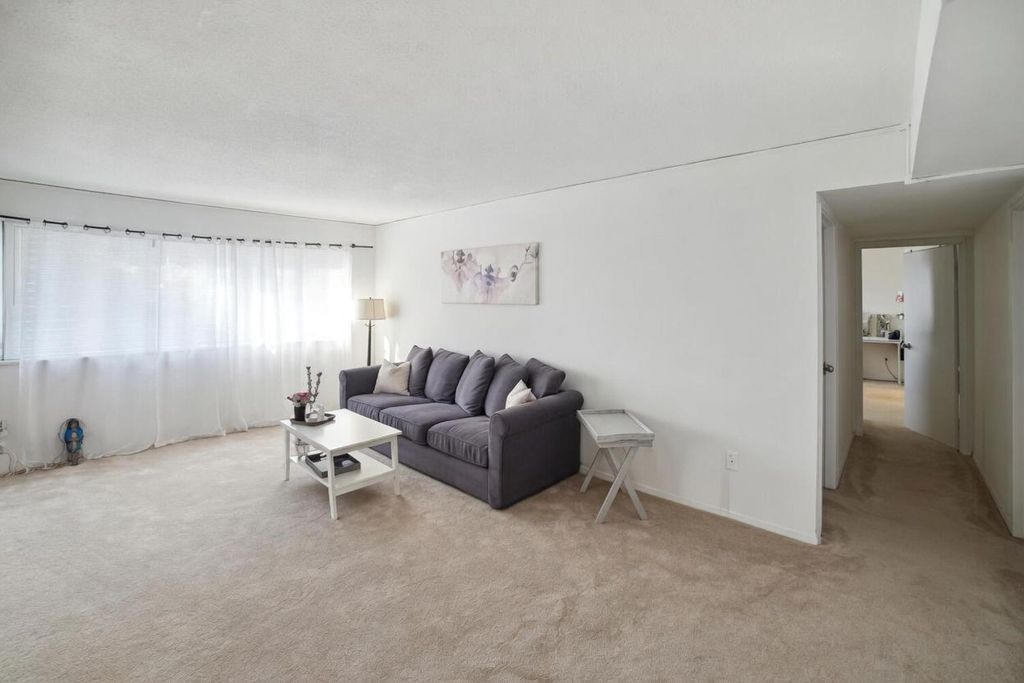 Image 6 of property listing at 1836 METZEROTT RD #1720, Hyattsville, MD 20783