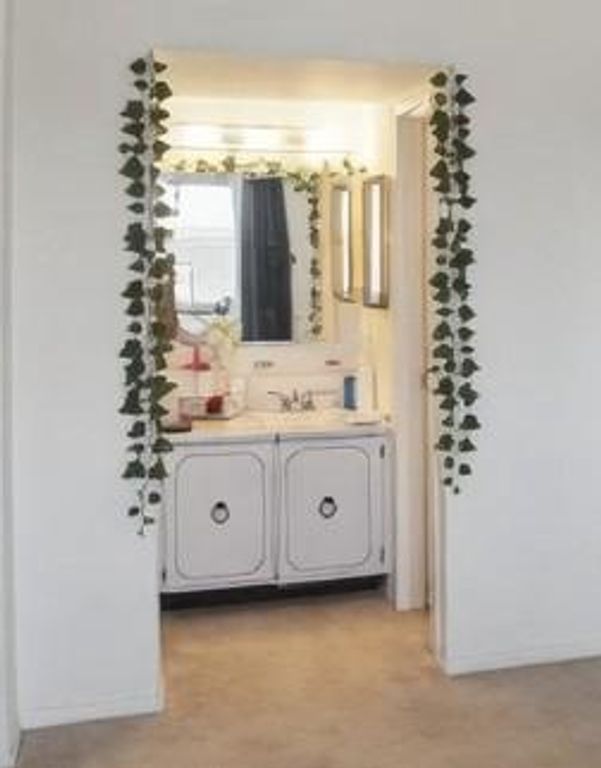 Image 9 of property listing at 1836 METZEROTT RD #1720, Hyattsville, MD 20783