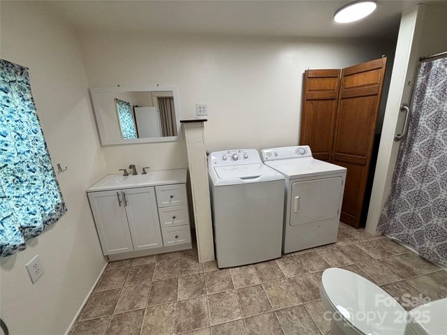 490 County Line Road, Stony Point, NC 28678