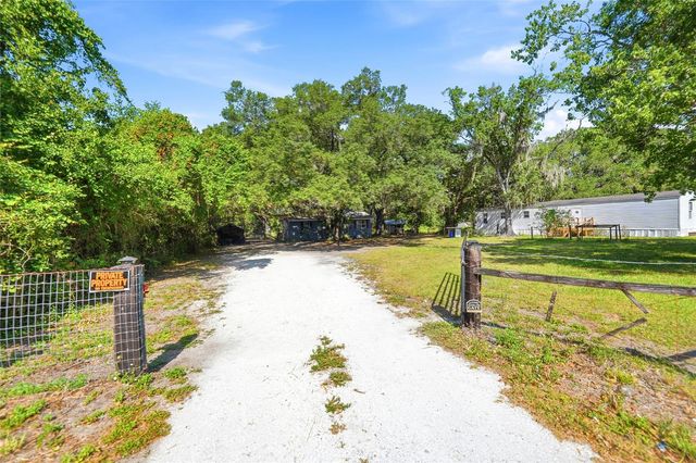 2403 SE POINTER AVENUE, Arcadia, FL 34266