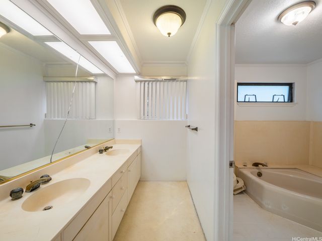 830 Ikena Circle, Honolulu, HI 96821