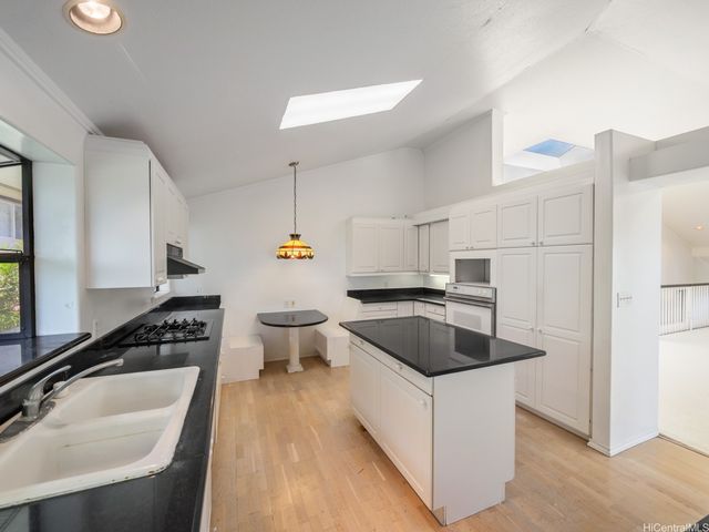 830 Ikena Circle, Honolulu, HI 96821