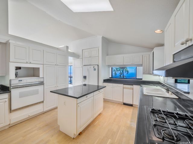 830 Ikena Circle, Honolulu, HI 96821
