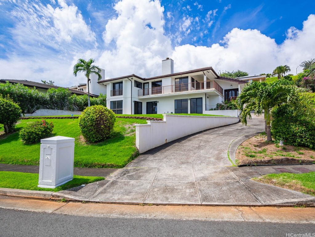 830 Ikena Circle, Honolulu, HI 96821