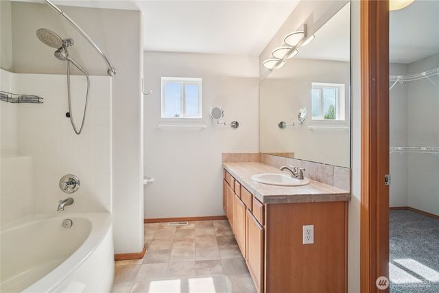 5449 Emerald Court, Mount Vernon, WA 98273