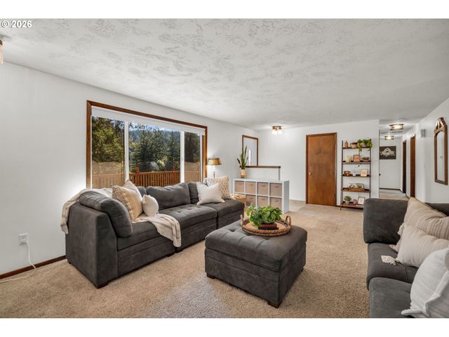 704 Ne HUGHES Rd, Washougal, WA 98671