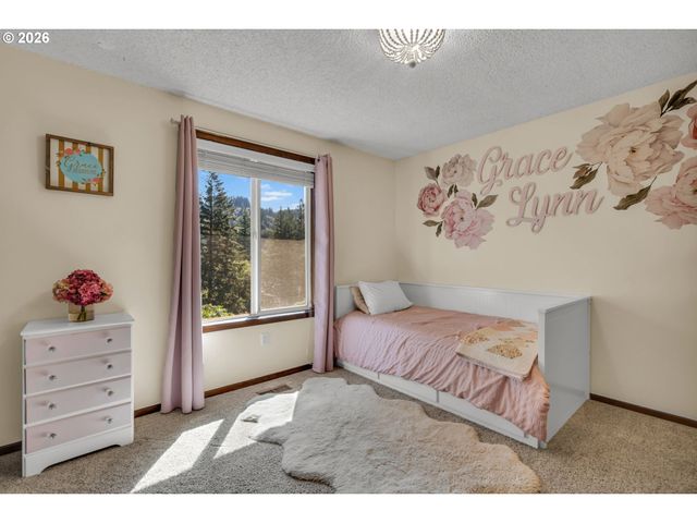 704 Ne HUGHES Rd, Washougal, WA 98671