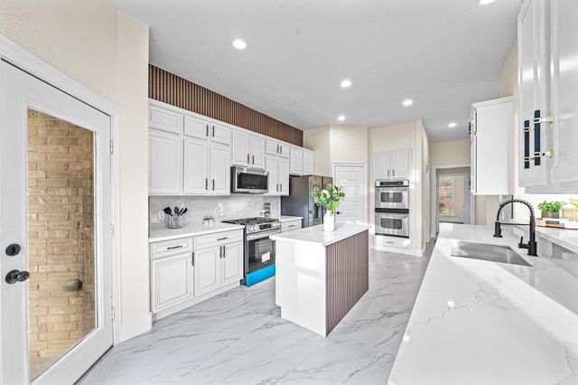 14511 Middle Bluff Trail, Cypress, TX 77429