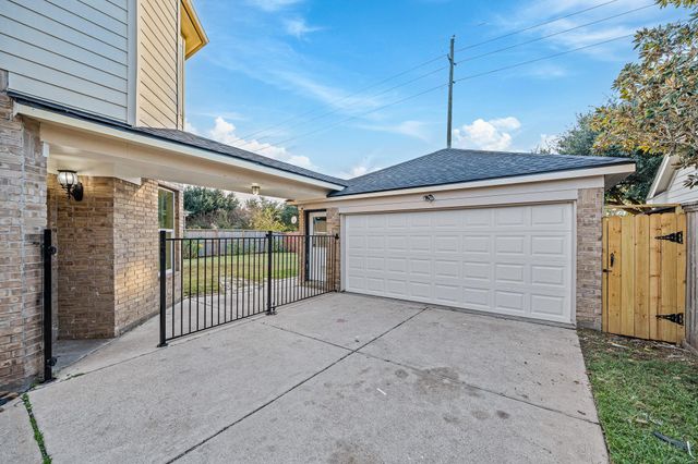 14511 Middle Bluff Trail, Cypress, TX 77429