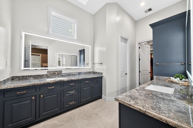 1058 Redfish Street, Bayou Vista, TX 77563