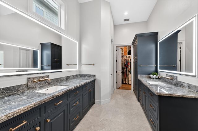 1058 Redfish Street, Bayou Vista, TX 77563