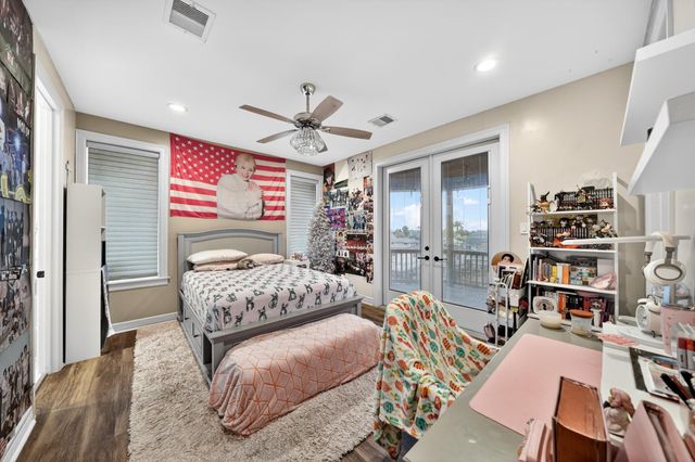 1058 Redfish Street, Bayou Vista, TX 77563