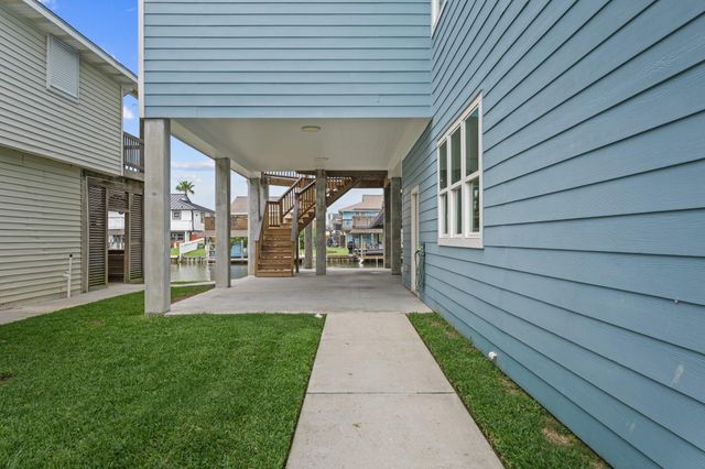 1058 Redfish Street, Bayou Vista, TX 77563