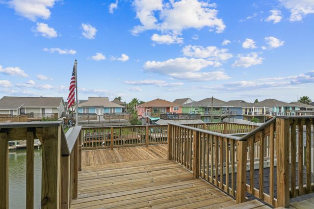 1058 Redfish Street, Bayou Vista, TX 77563