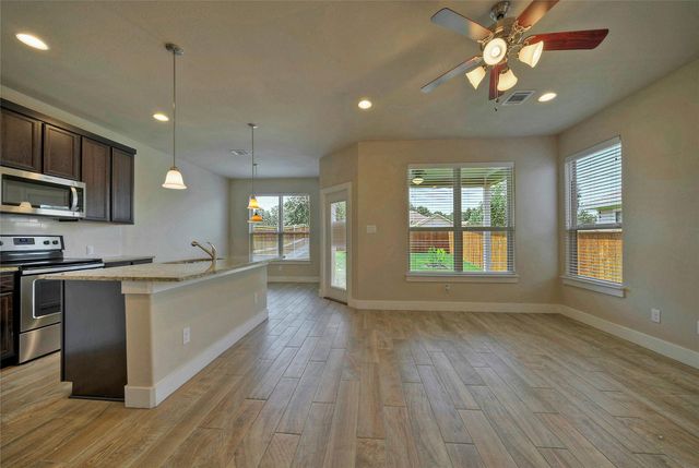 508 High Tech DR B, Georgetown, TX 78626