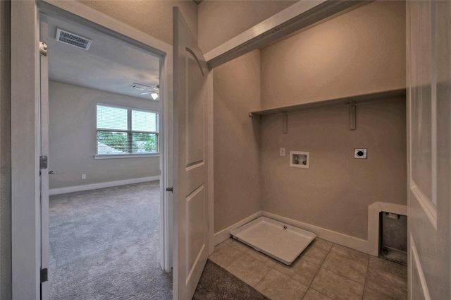 508 High Tech DR B, Georgetown, TX 78626