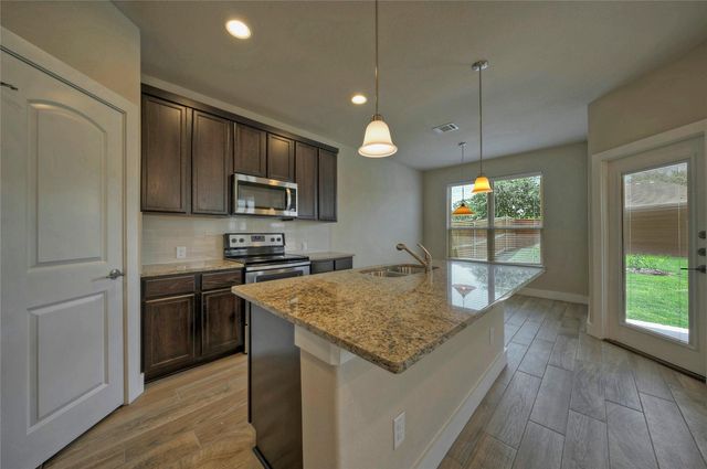508 High Tech DR B, Georgetown, TX 78626