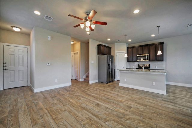 508 High Tech DR B, Georgetown, TX 78626