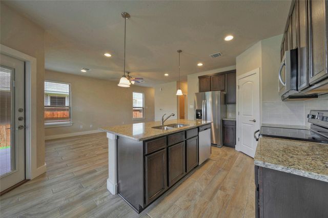 508 High Tech DR B, Georgetown, TX 78626