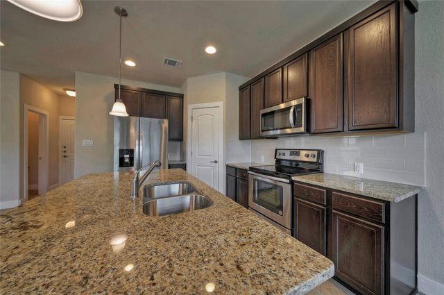 508 High Tech DR B, Georgetown, TX 78626