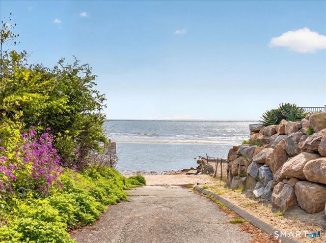 48 Groveway, Clinton, CT 06413