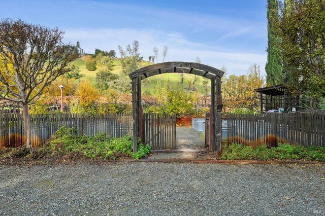 4188 Saint Helena Hwy, Calistoga, CA 94515