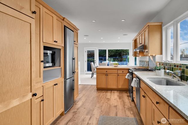 121 E Edgar Street, Seattle, WA 98102