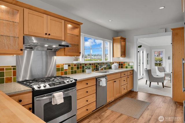 121 E Edgar Street, Seattle, WA 98102