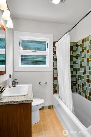 121 E Edgar Street, Seattle, WA 98102