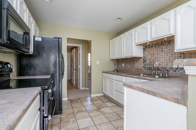 2811 WAYNESBORO DR, Columbia, MO 65202