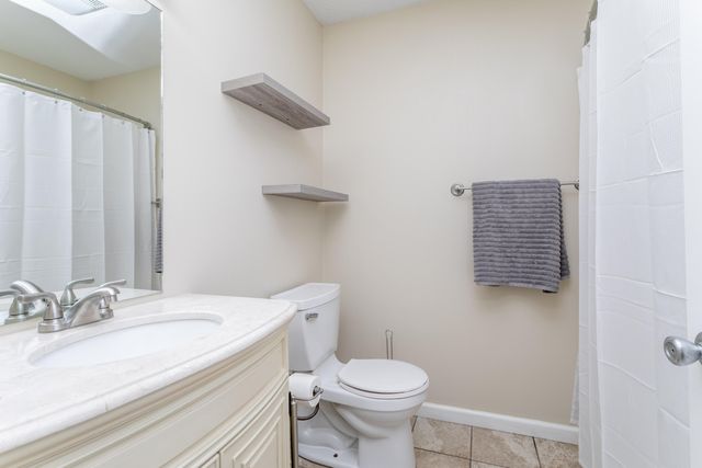 2811 WAYNESBORO DR, Columbia, MO 65202