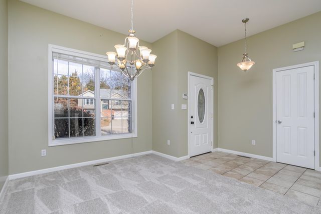 2811 WAYNESBORO DR, Columbia, MO 65202