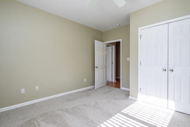 2811 WAYNESBORO DR, Columbia, MO 65202